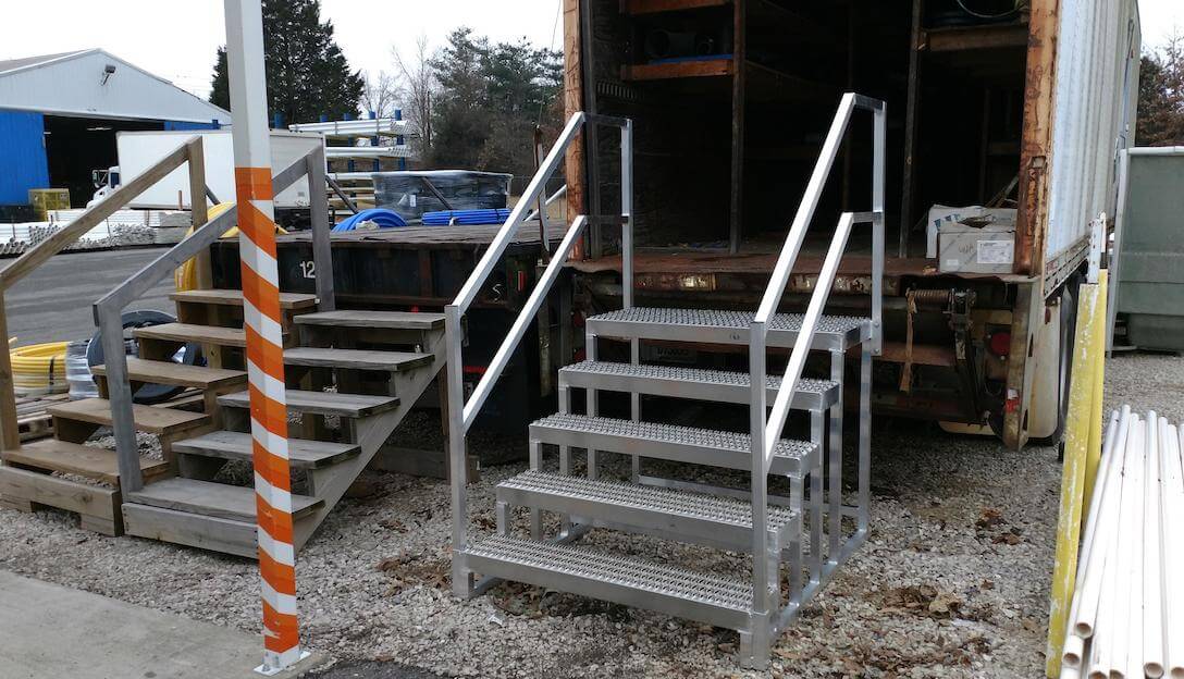 Truck Access Semi Trailer Steps